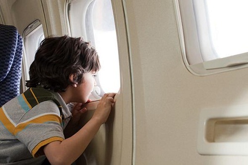 Trẻ em mắc bệnh đặc biệt có được di chuyển bằng máy bay?